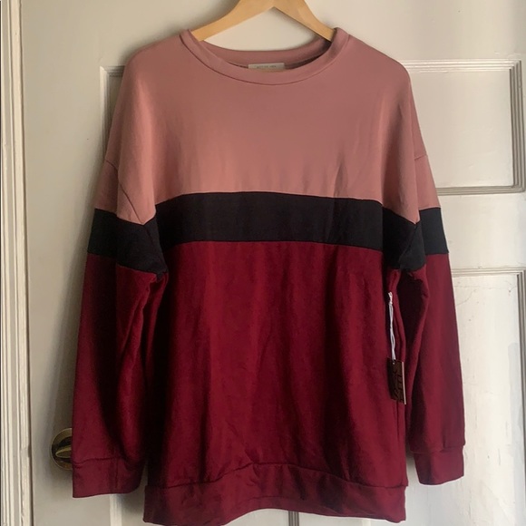 Active USA Sweaters - ACTIVE USA Block pattern round neck sweater